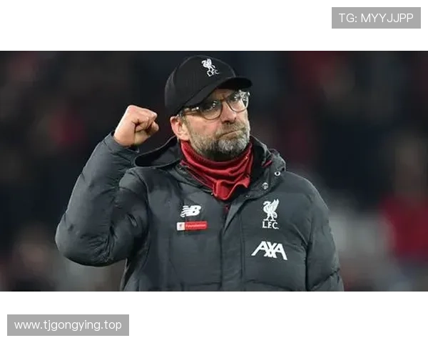 德弗雷尔:初次效力萨索洛时,温格和克洛普都曾派球探考察我